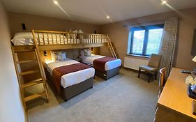 Belmore Court & Motel